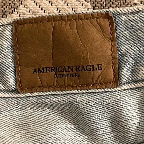 American Eagle Outfitters distressed light wash mini denim skirt - Picture 13 of 17